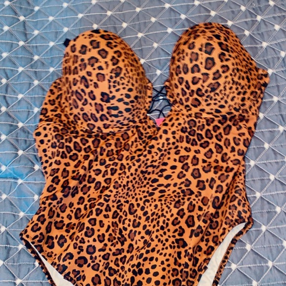 La Senza leopard print body suit - Picture 1 of 2